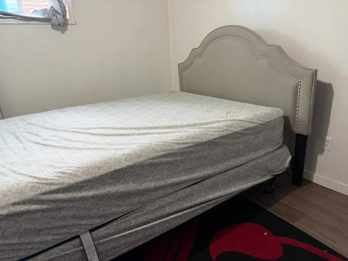 Couples Queen Bed - photo 2
