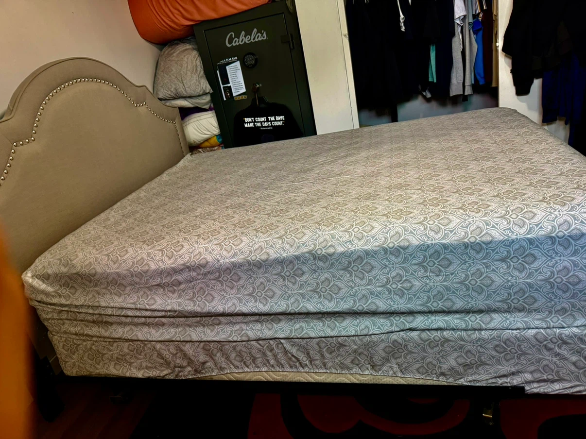 Couples Queen Bed - photo 3