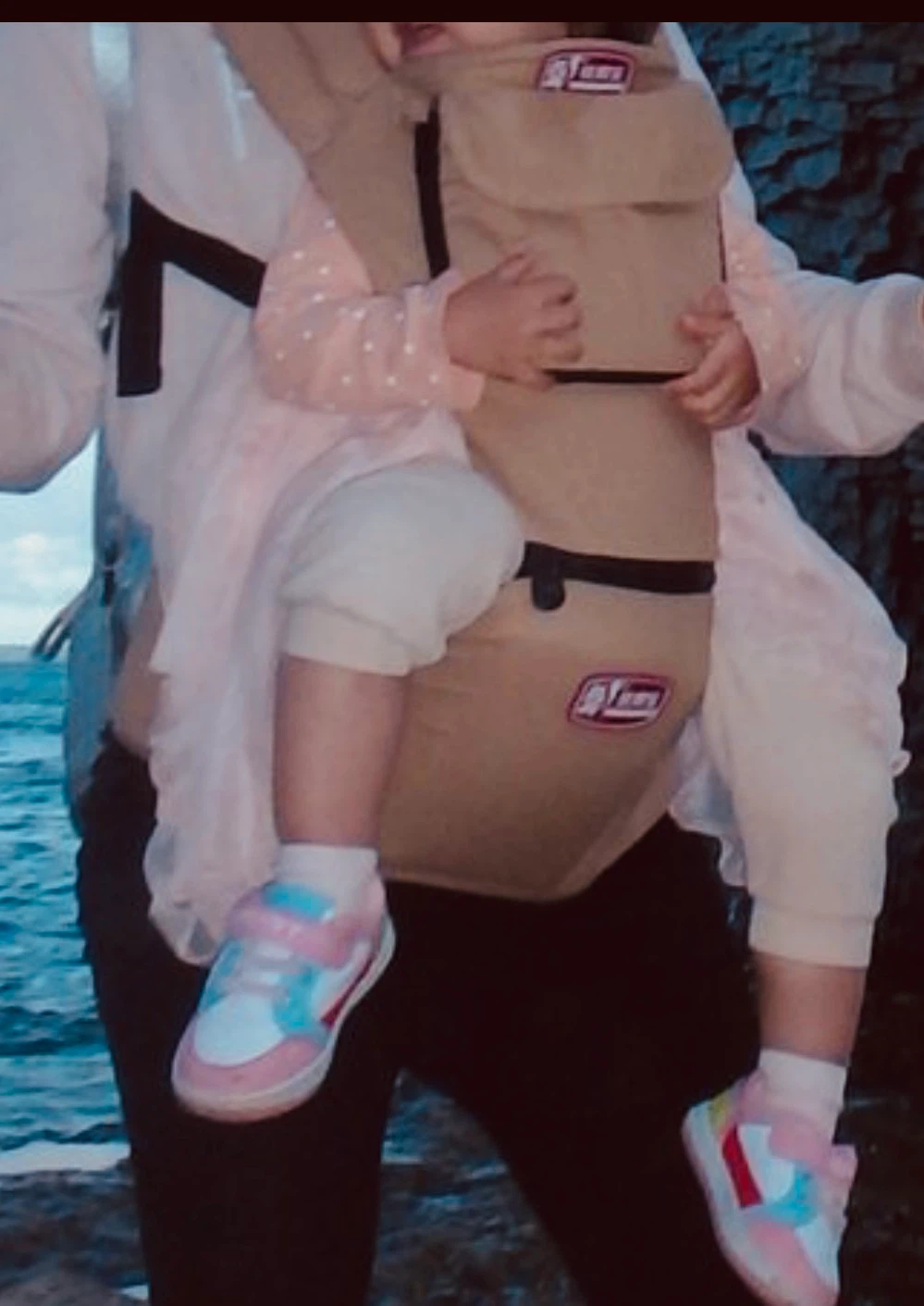 Baby Carrier with Hip Seat - photo 2