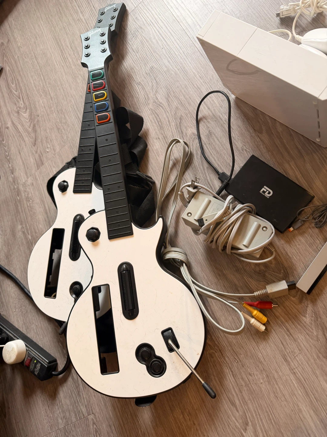 Nintendo Wii Console Bundle with Two Guitars - photo 2
