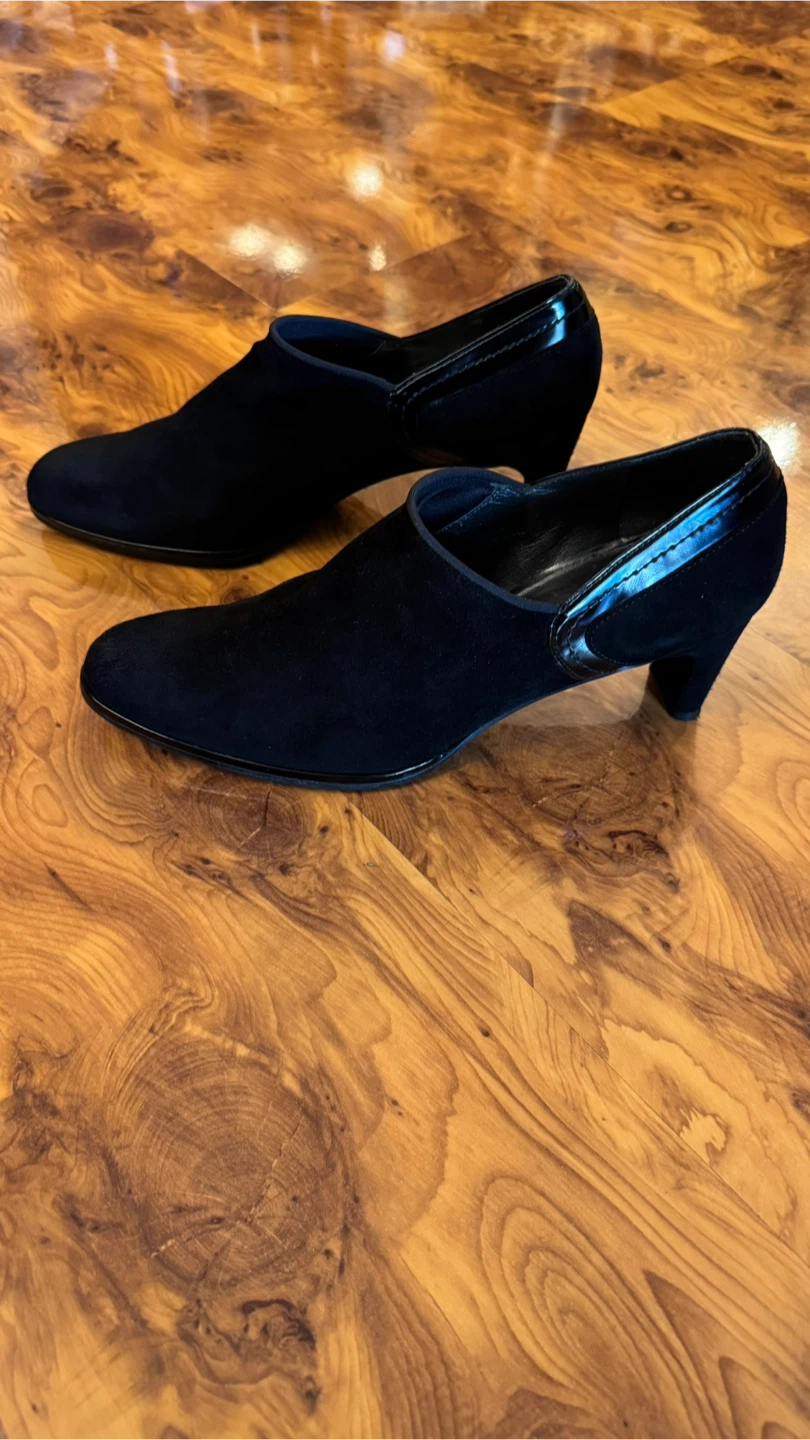 Stuart Weitzman black suede heels