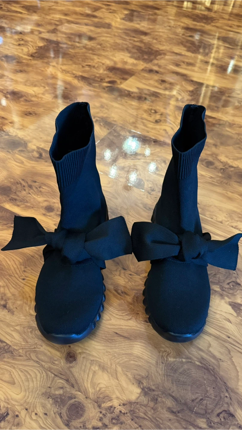 Bernie Mev Black Knit Bow Boots - photo 2