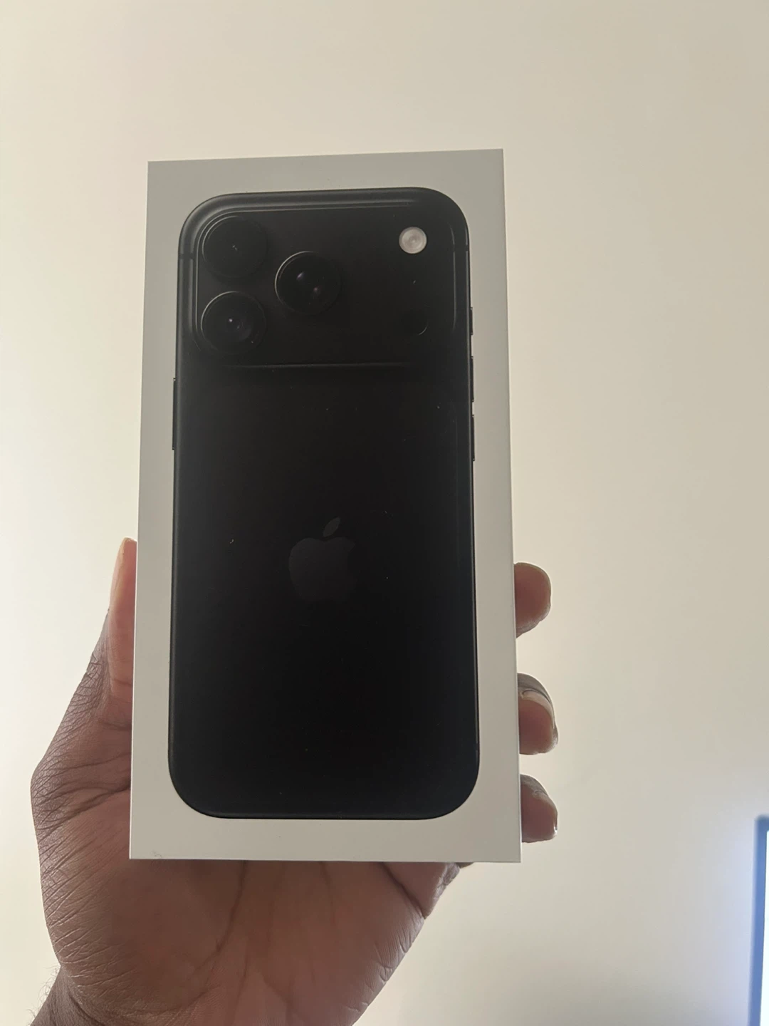 iPhone 18 pro black 256gb