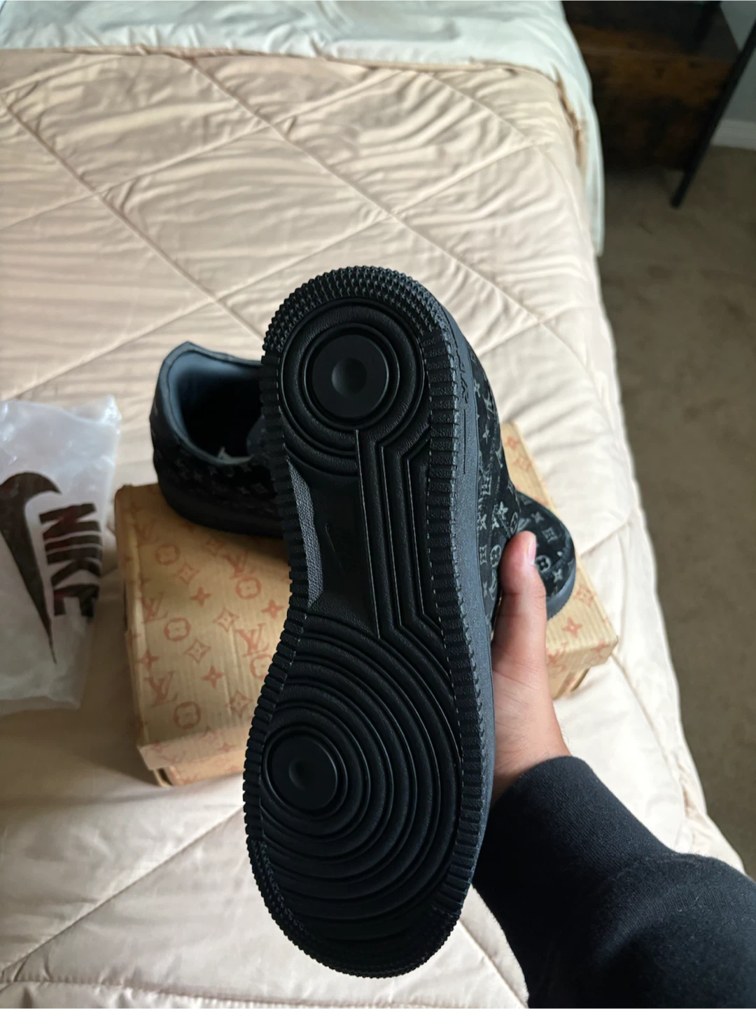 Louis Vuitton x Nike Air Force 1 Black - photo 2