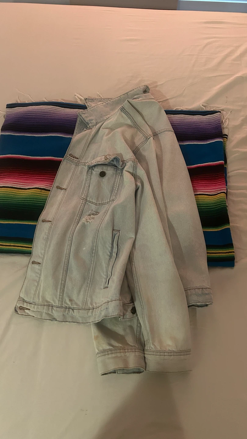 H&M Distressed Light Wash Denim Jacket - photo 3