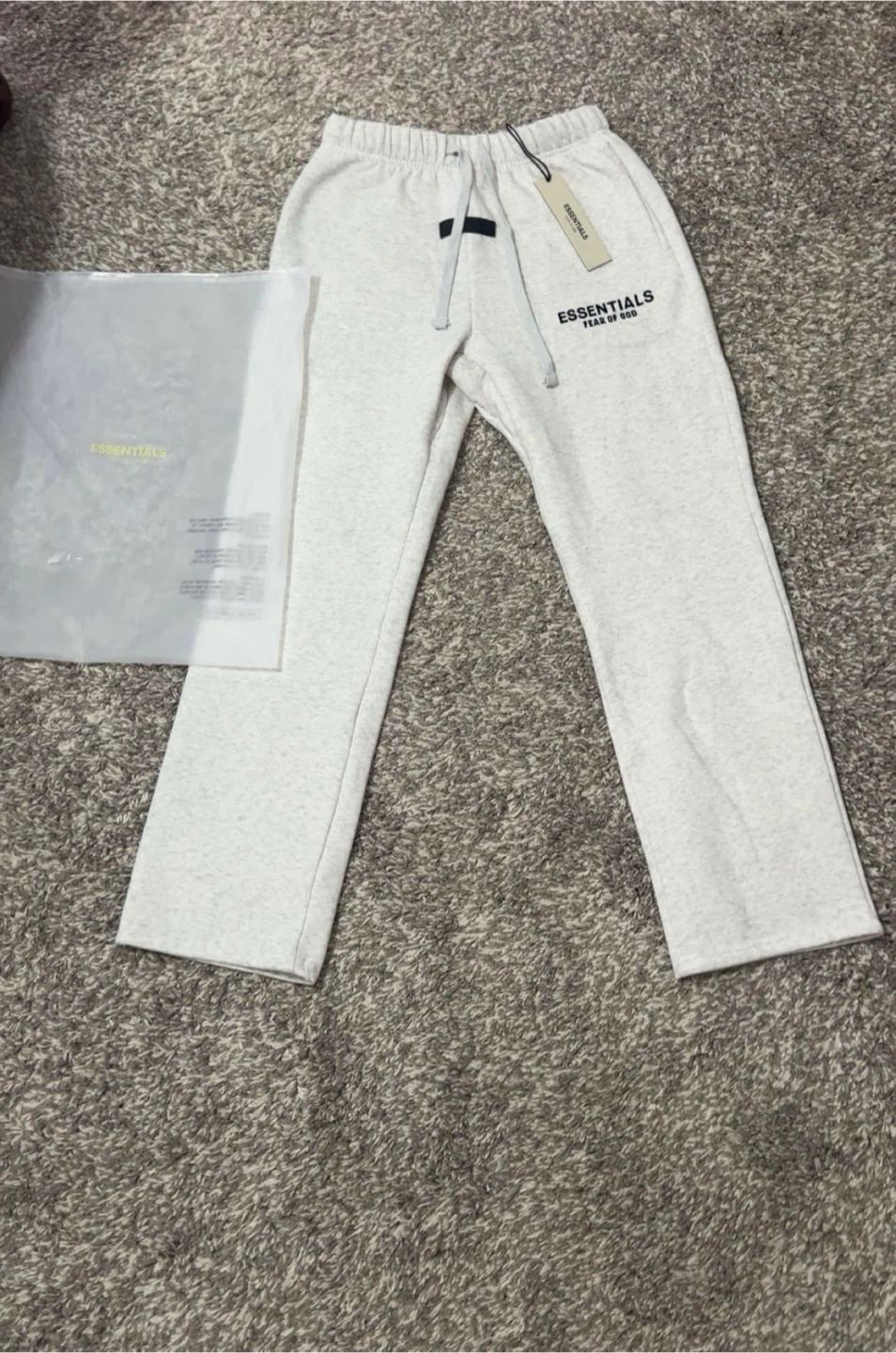 ESSENTIALS PANTS!!!!