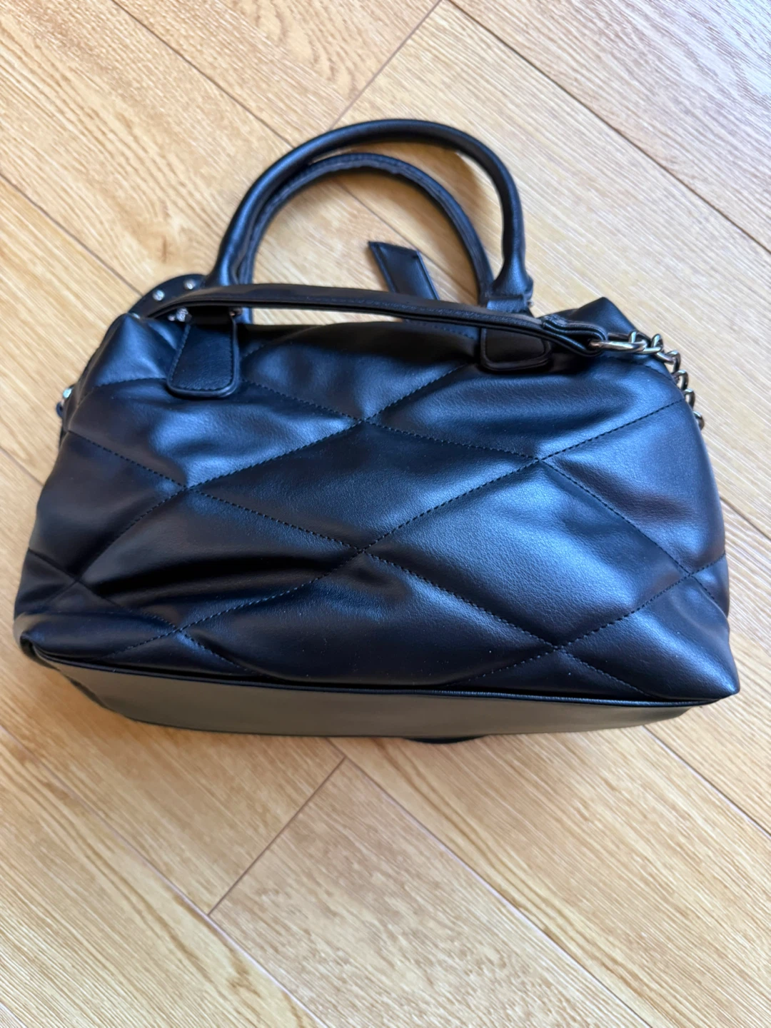 Juicy Couture black quilted handbag - photo 4