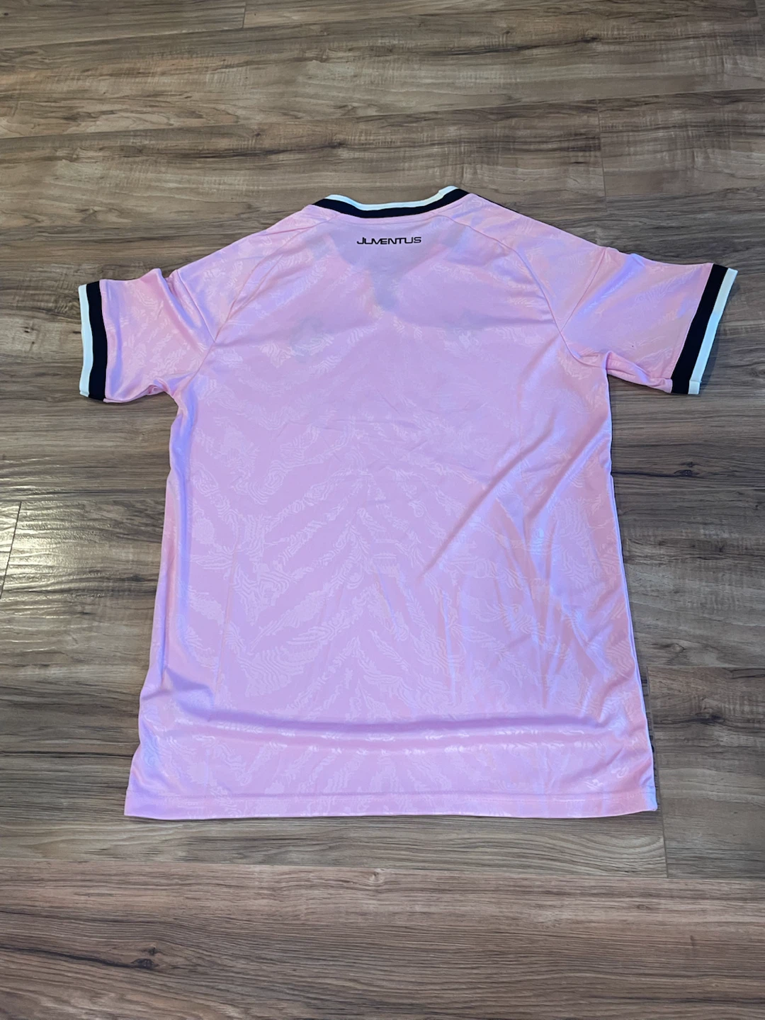 Adidas Juventus Jersey Pink - photo 2