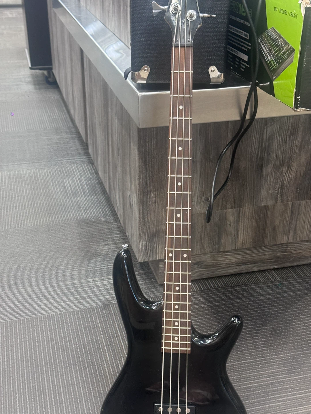 Ibanez Soundgear Black 4-String Bass Guitar - photo 2