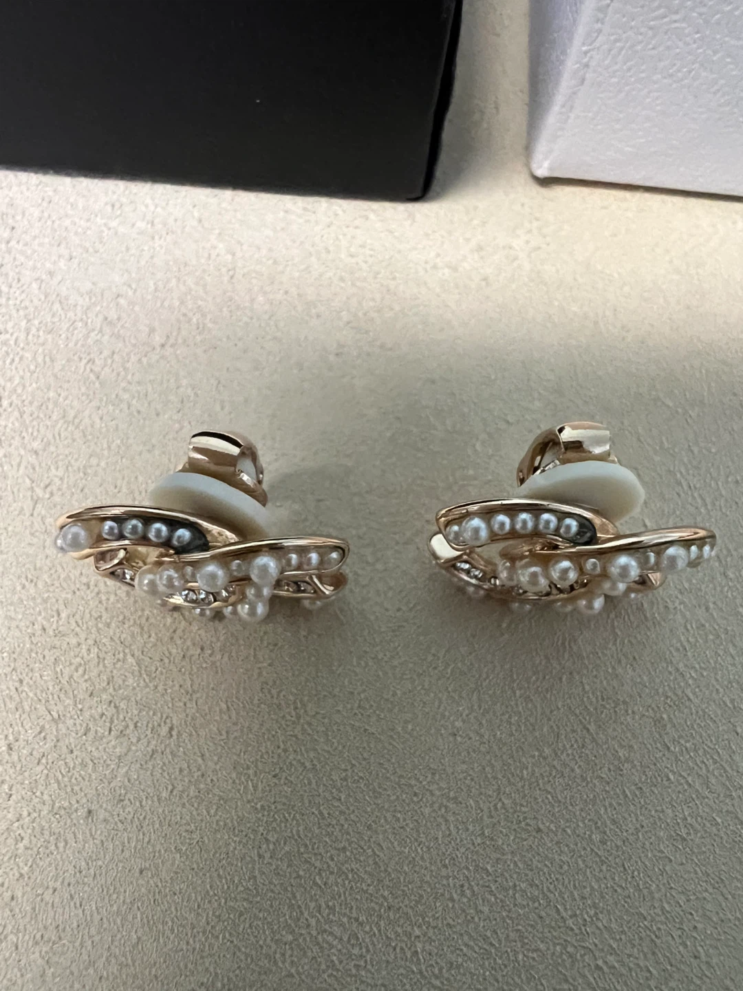 Pearl and Crystal CC Earrings - photo 4