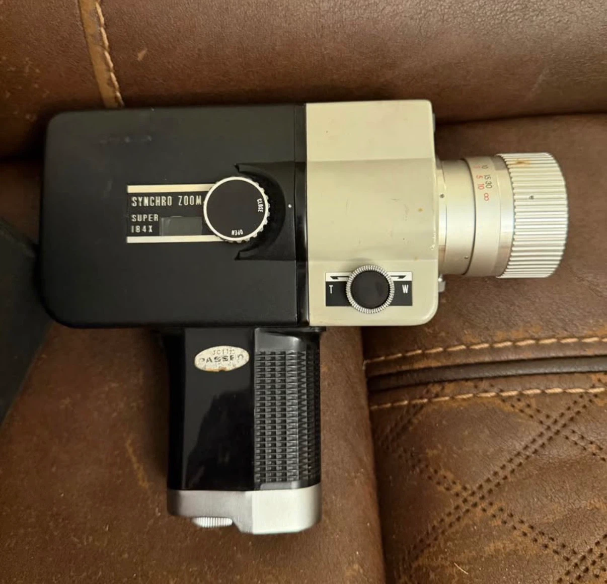Vintage Synchro Zoom Super 84X Movie Camera - photo 2