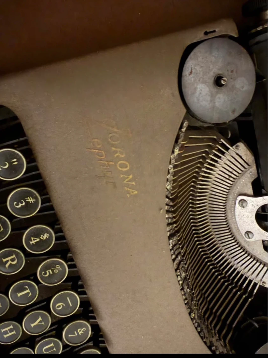 Vintage Corona Zephyr Typewriter - photo 4