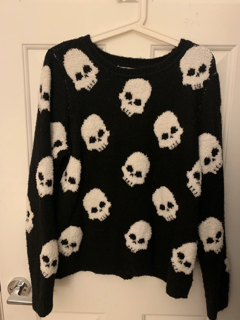 Very soft skull sweater