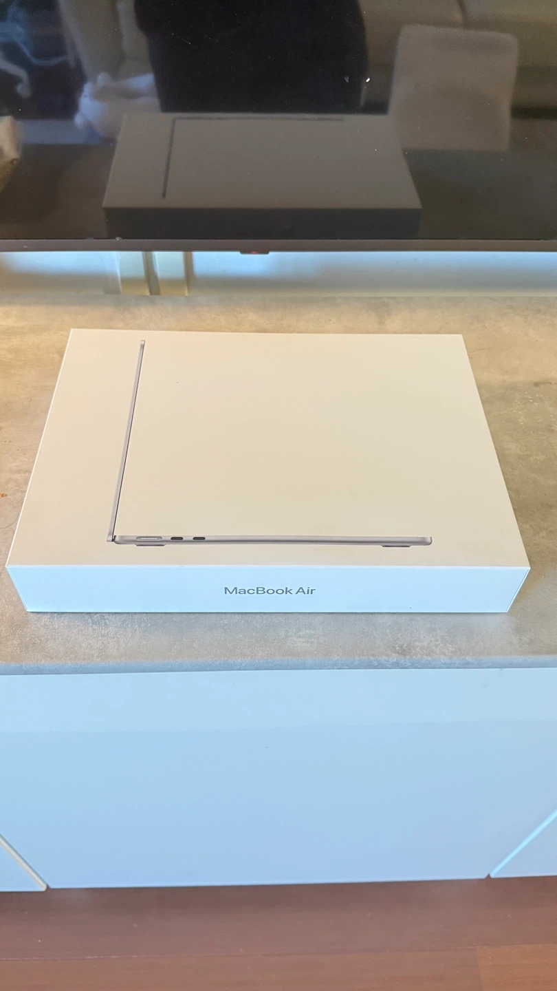 Brand New Sealed MacBook Air 14” M5 16GB/512GB SkyBlue - photo 2