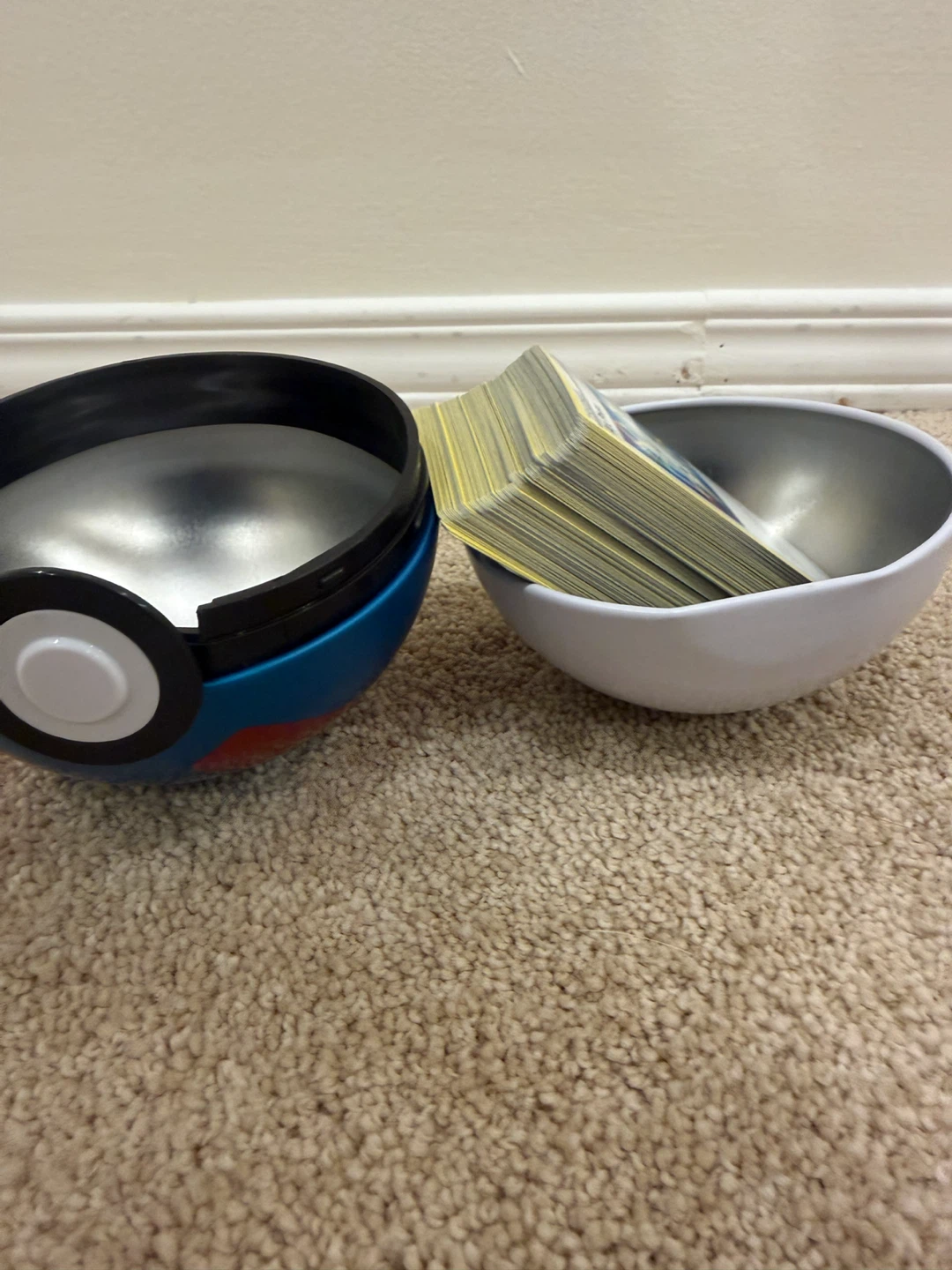 Pokemon Poke Ball Tins with Assorted Cards - photo 2