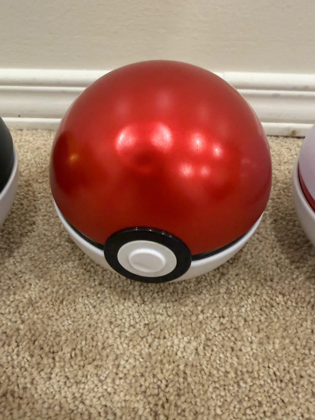 Pokemon Poke Ball Tins with Assorted Cards - photo 4