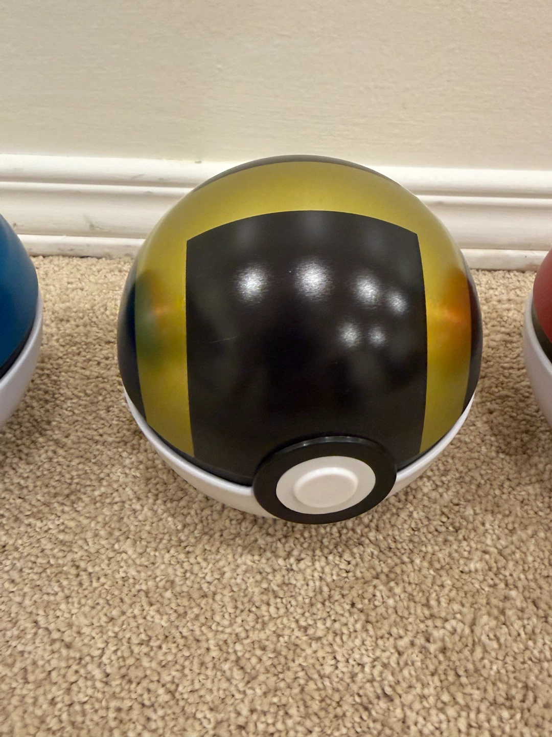 Pokemon Poke Ball Tins with Assorted Cards - photo 5