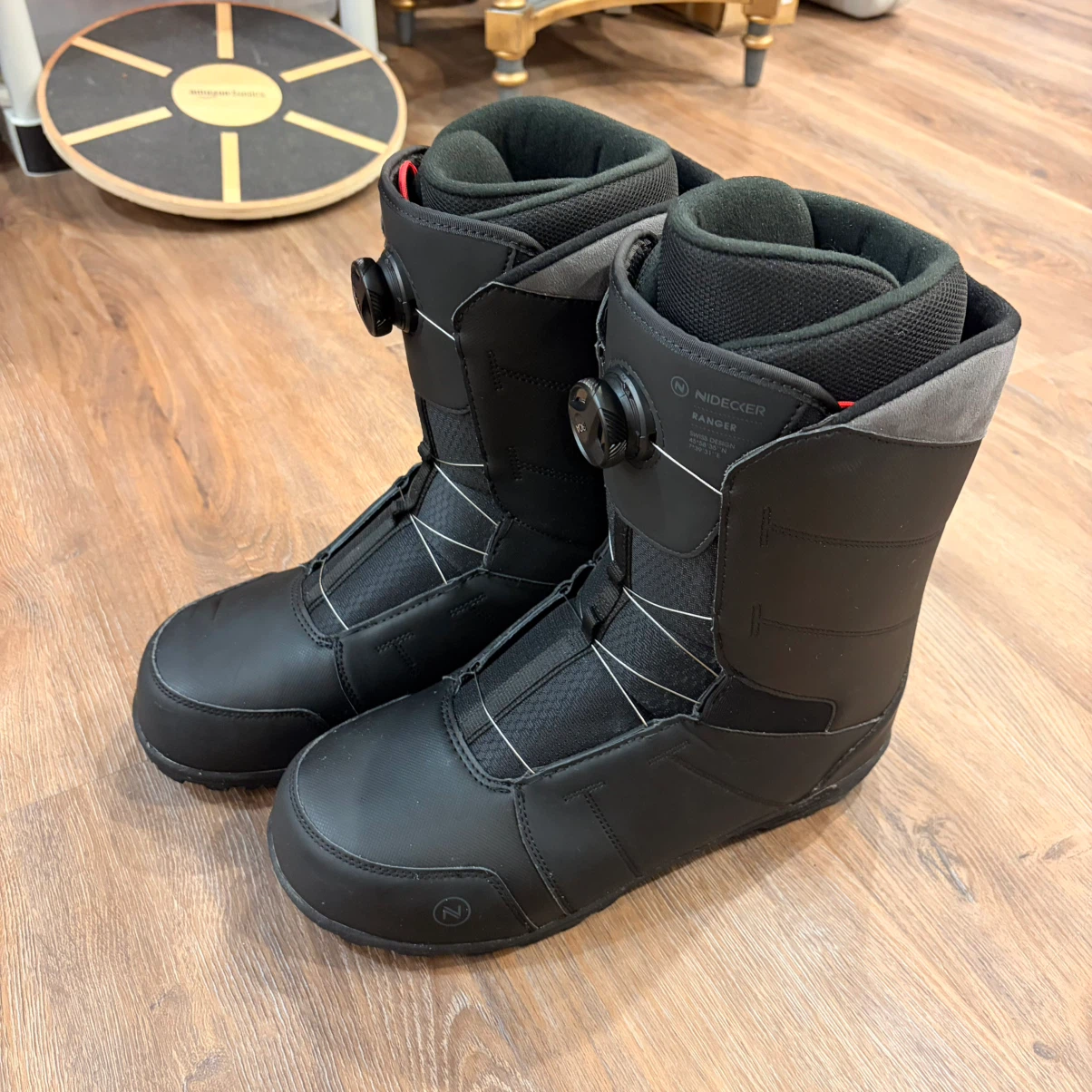 Nidecker snow board boots