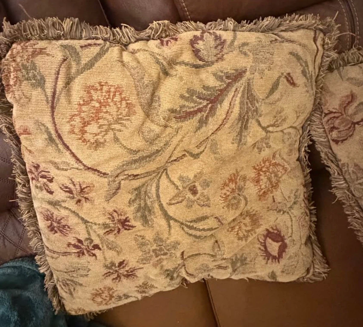 Set of Two Floral Decorative Pillows - photo 2