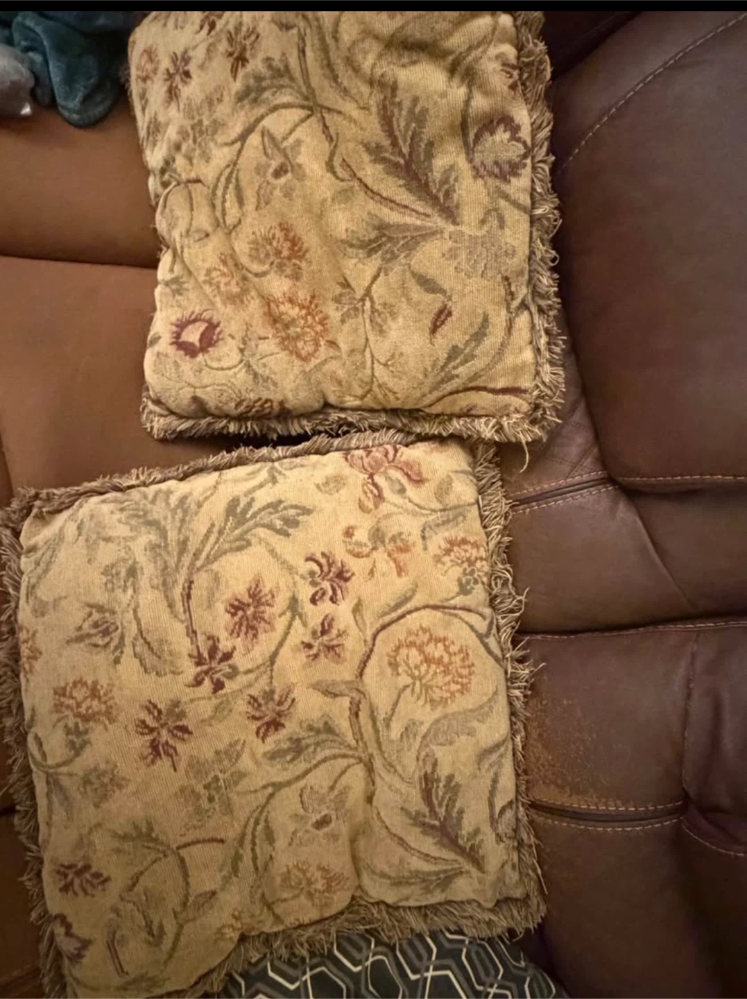 Set of Two Floral Decorative Pillows - photo 3