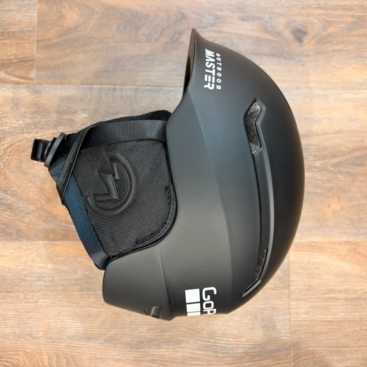 Outdoor master snowboard helmet