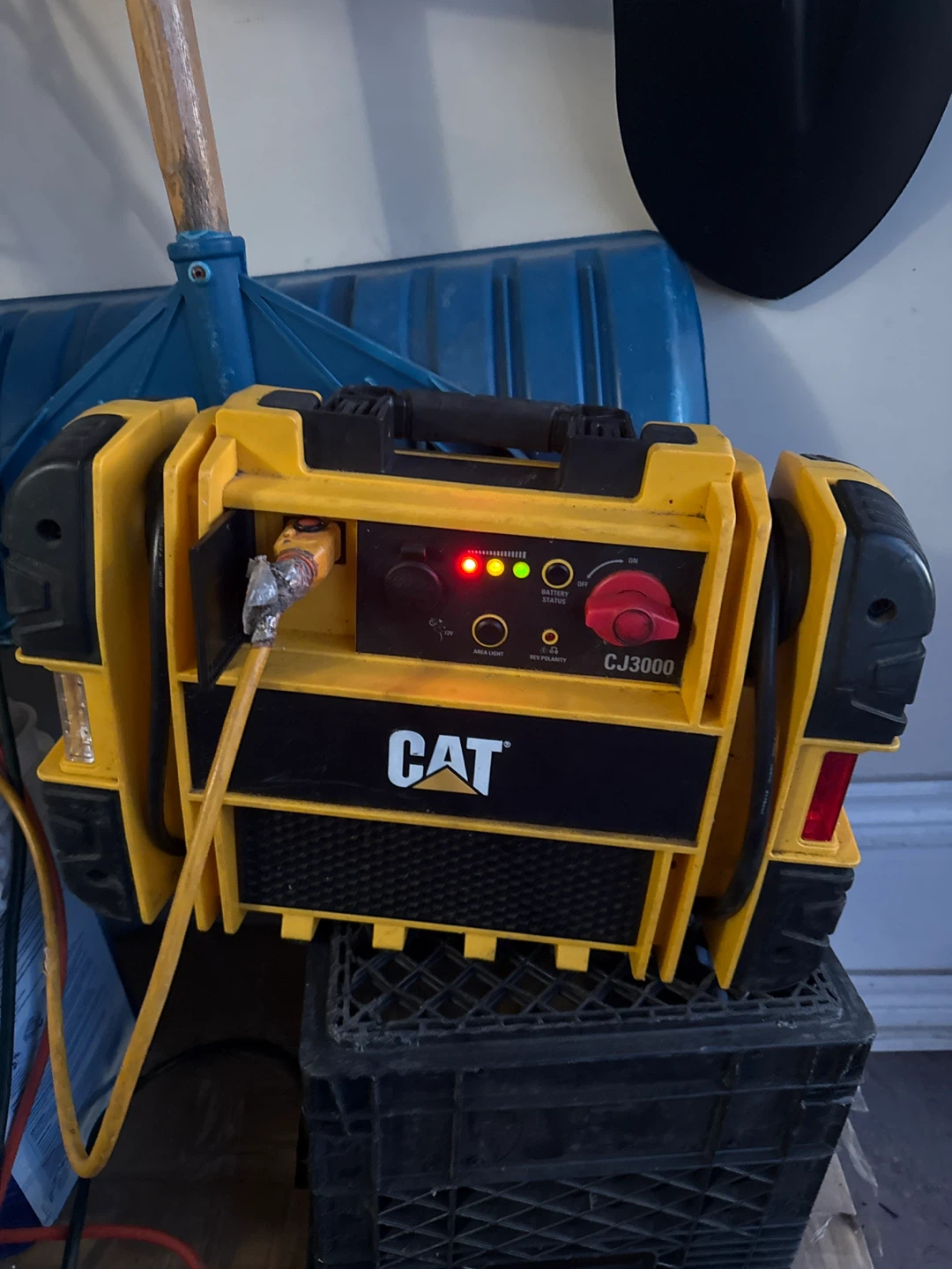 CAT CJ3000 Jump Starter