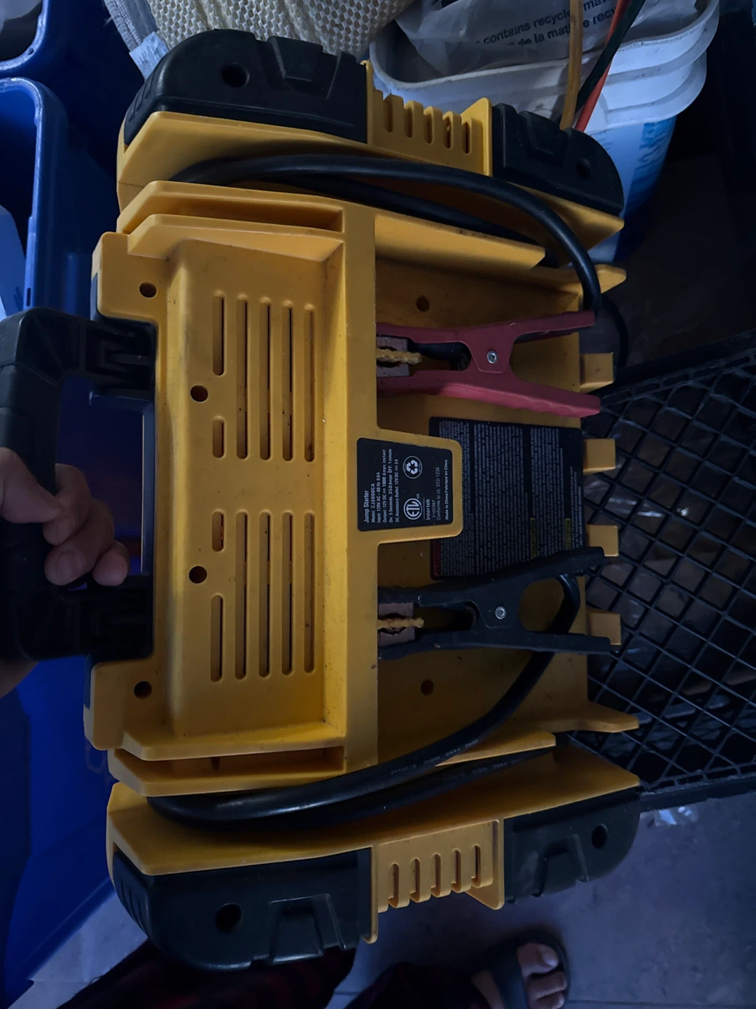 CAT CJ3000 Jump Starter - photo 2
