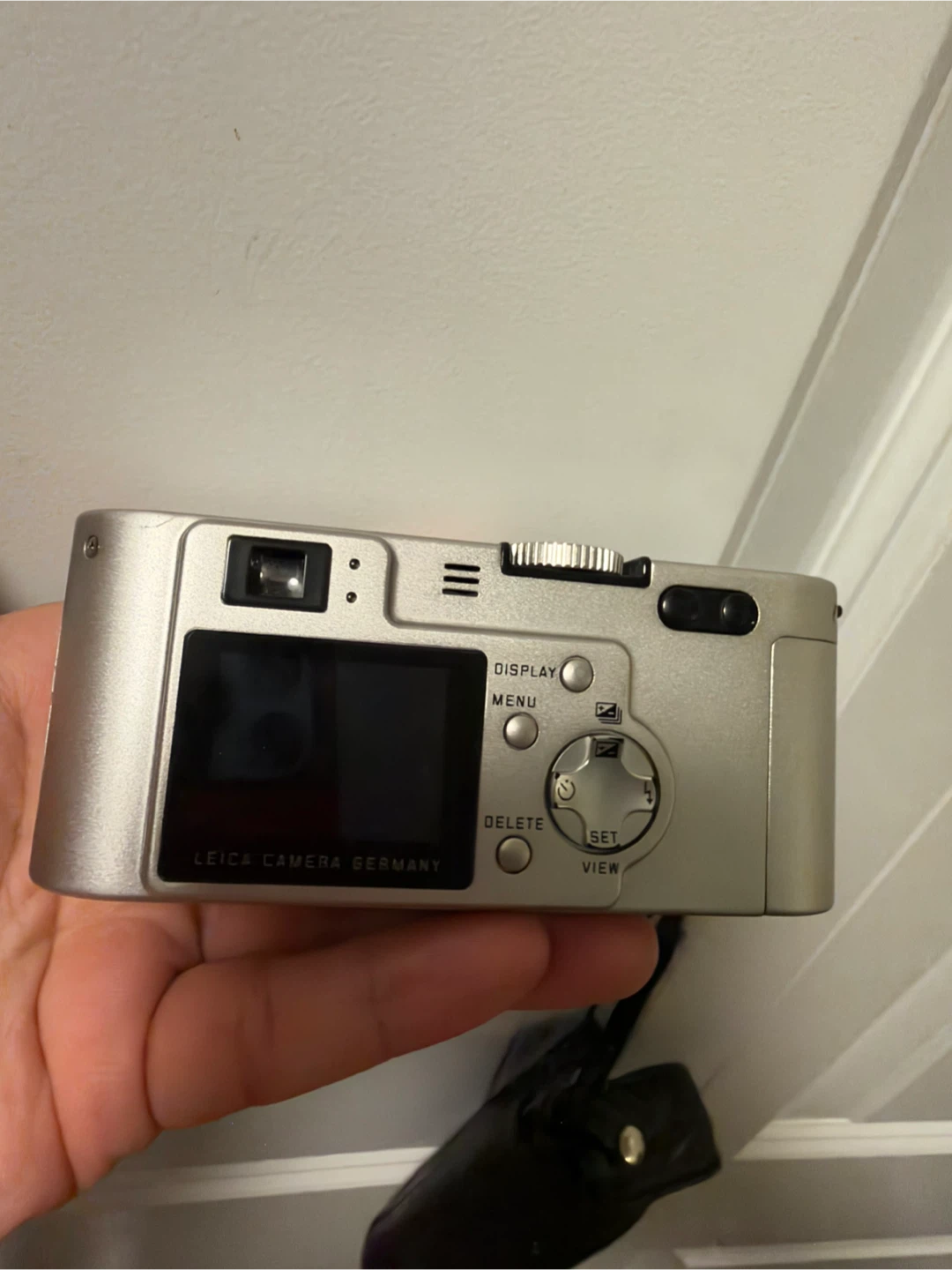 Leica D-Lux Digital Camera - photo 3