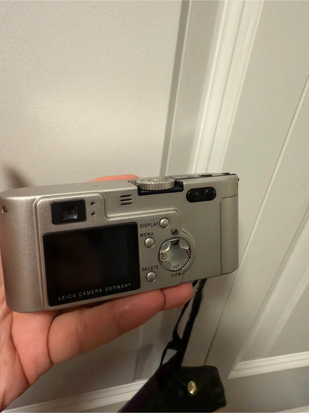 Leica D-Lux Digital Camera - photo 4