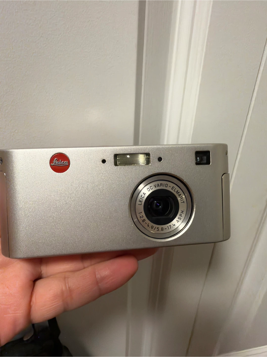 Leica D-Lux Digital Camera - photo 5