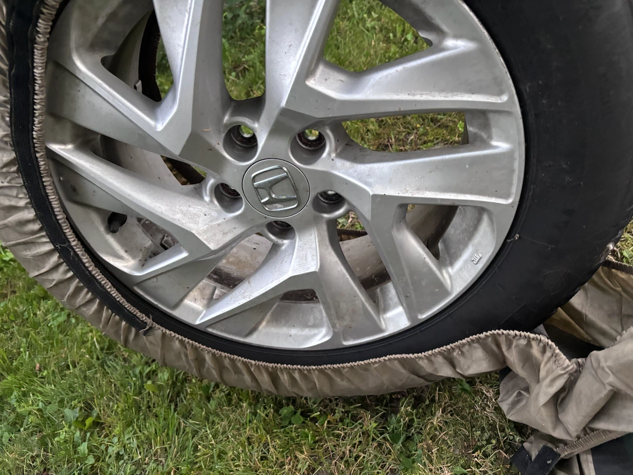 225/65/17 Winter Tires W/Honda Rims for CR-V - photo 4
