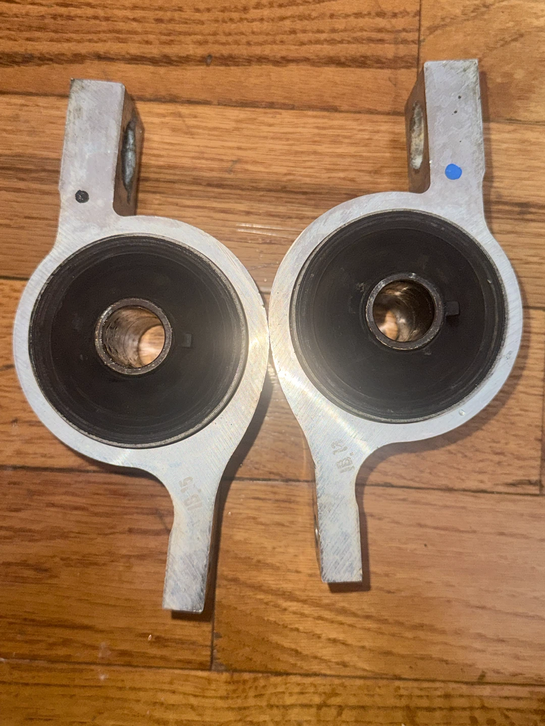 Set of Two Car Control Arm Bushings - photo 3