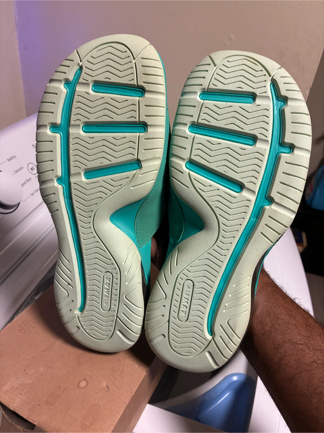 Nike Air Lebron Slides Size 8 - photo 2