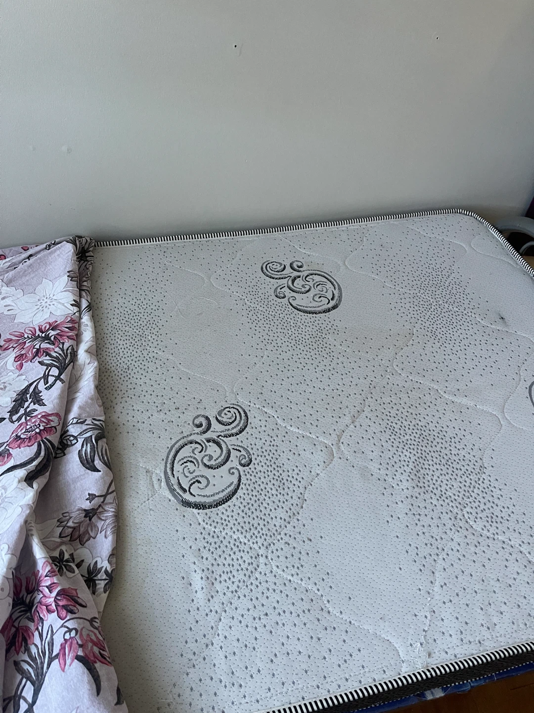 Single size metal bed frame and mattress - photo 3