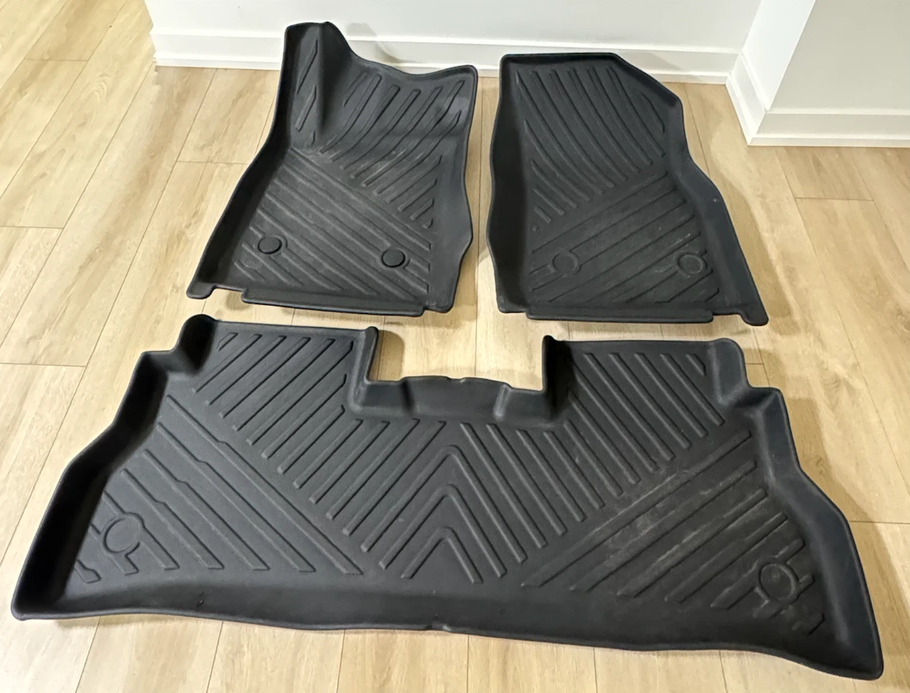2025 Chevrolet Trax Floor Mats – Like New