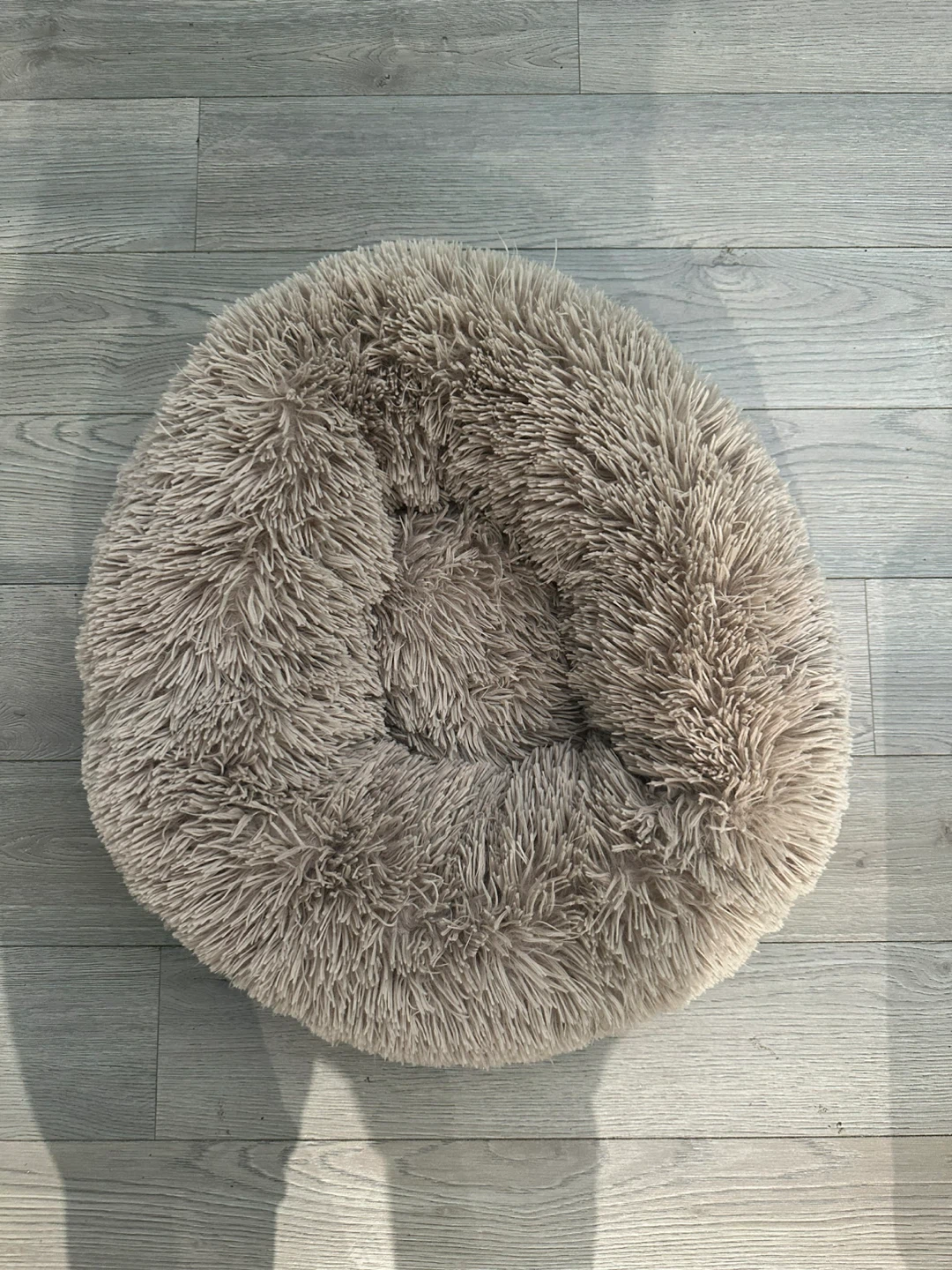 Bedsure Calming Donut Cat & Dog Bed (Camel, 51cm)