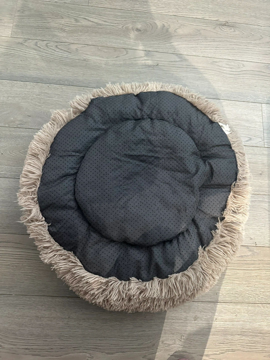 Bedsure Calming Donut Cat & Dog Bed (Camel, 51cm) - photo 3