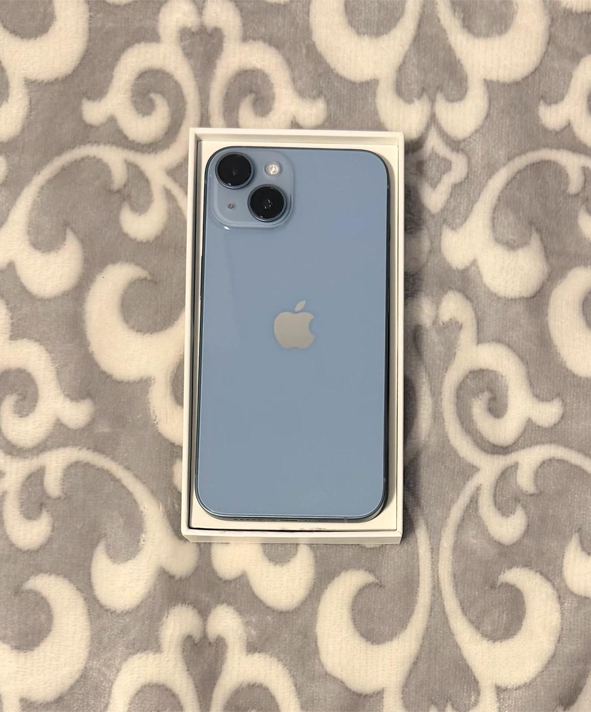 iPhone 14 128 GB with iQ Wave Home Speaker / Wireless Charger