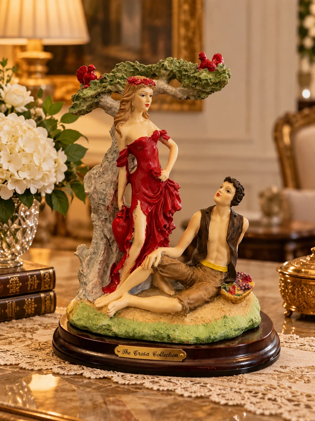 Elegant Romantic Figurine – The Grossa Collection