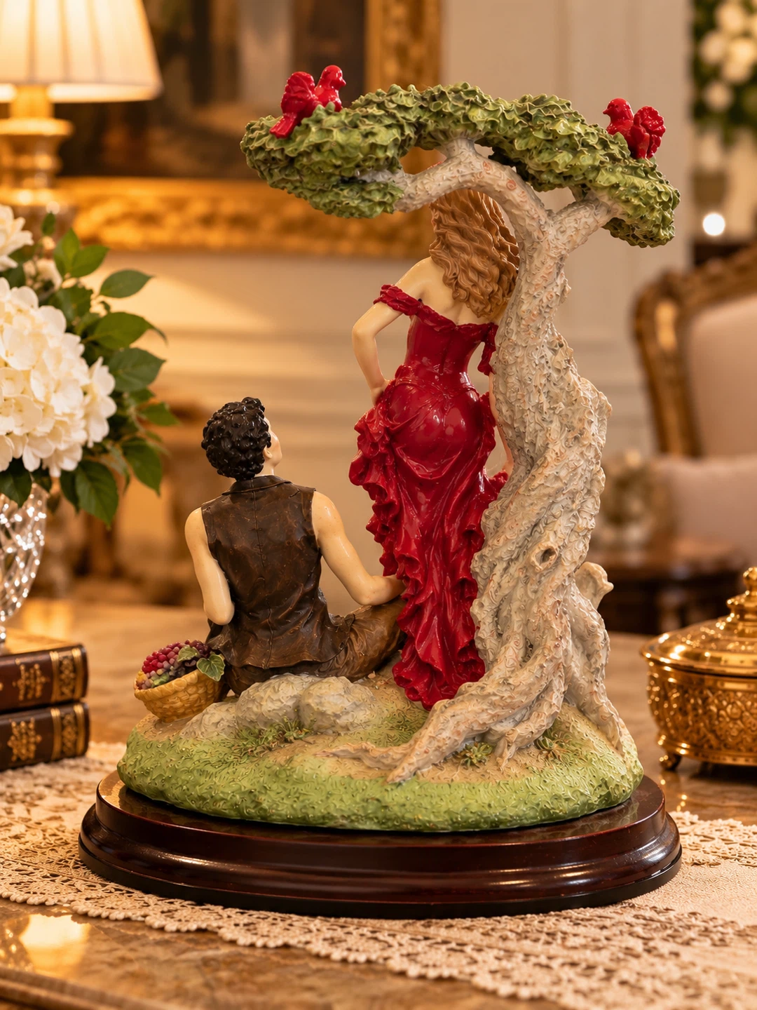 Elegant Romantic Figurine – The Grossa Collection - photo 2