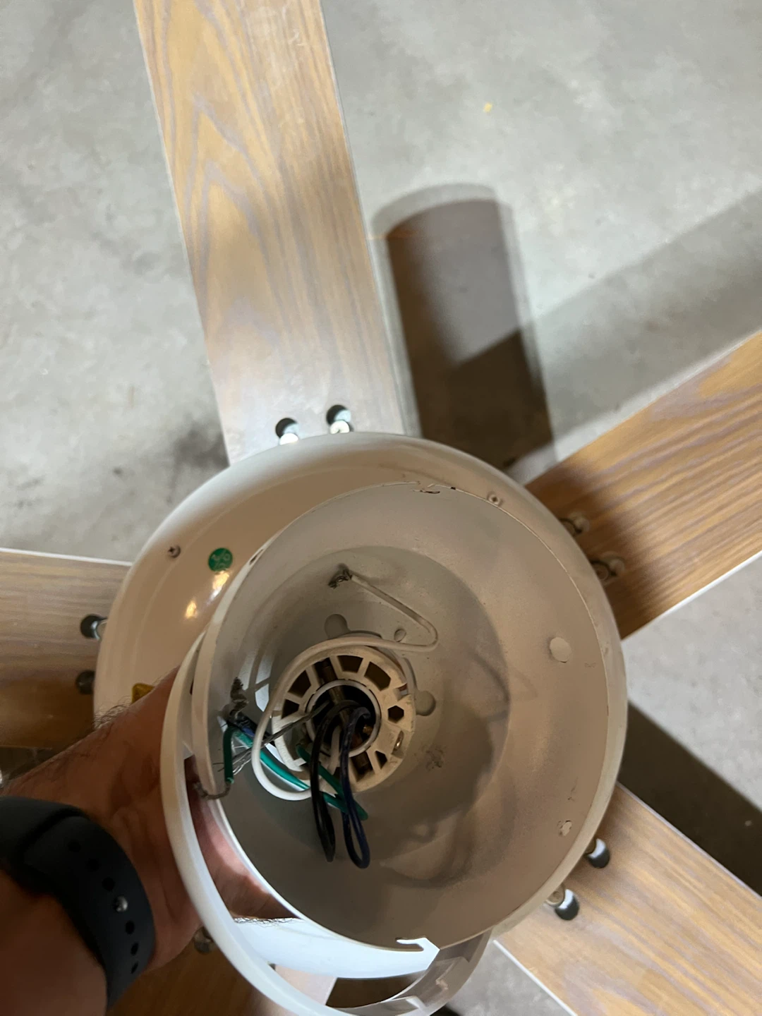 Cen-Tech 5-Blade Ceiling Fan - photo 3