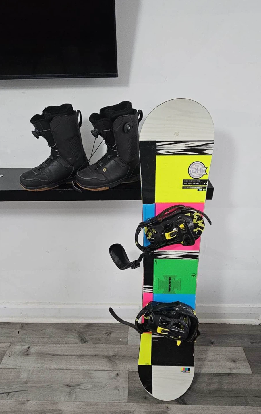 Ride DHK Snowboard 138cm with Boots and Bindings