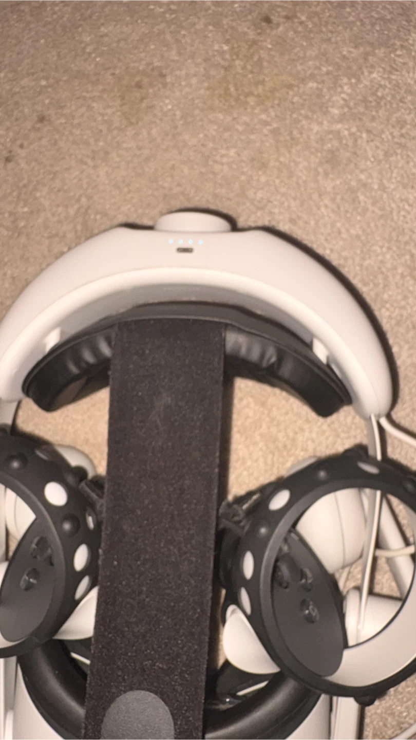 Meta Quest 2 128GB VR Headset with Accessories - photo 5