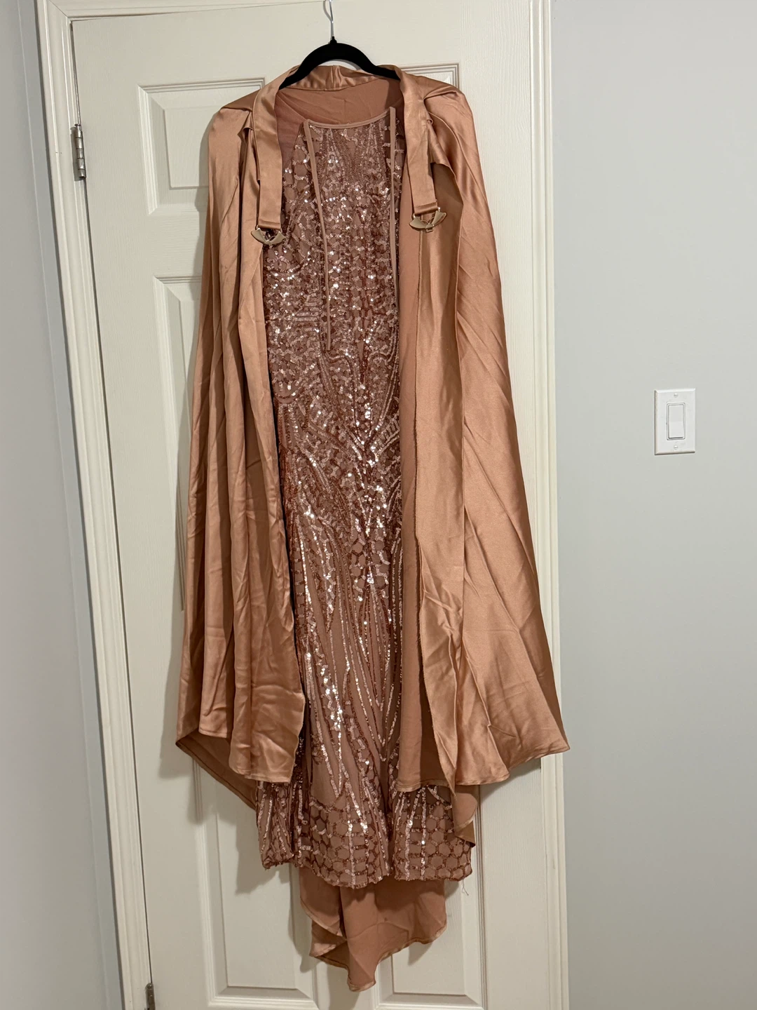 Rose Gold Sequined Evening Dress with Cape - photo 3