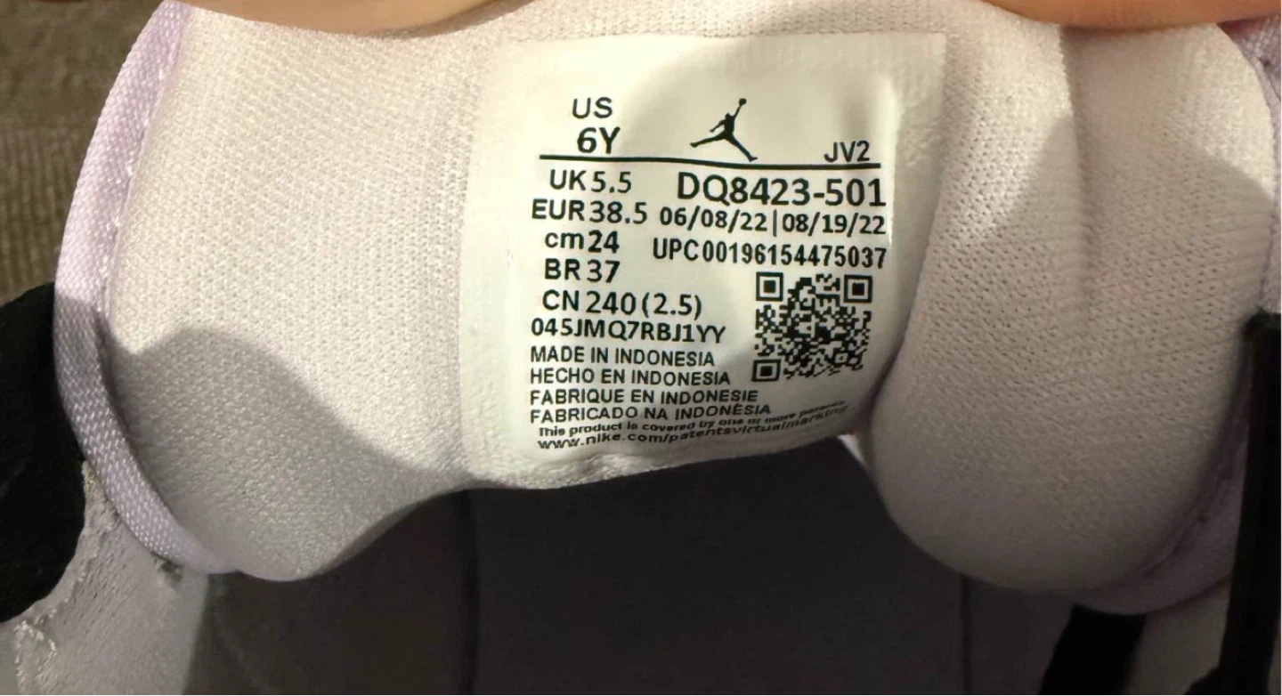 Nike Air Jordan 1 Mid GS - White and Purple - photo 2
