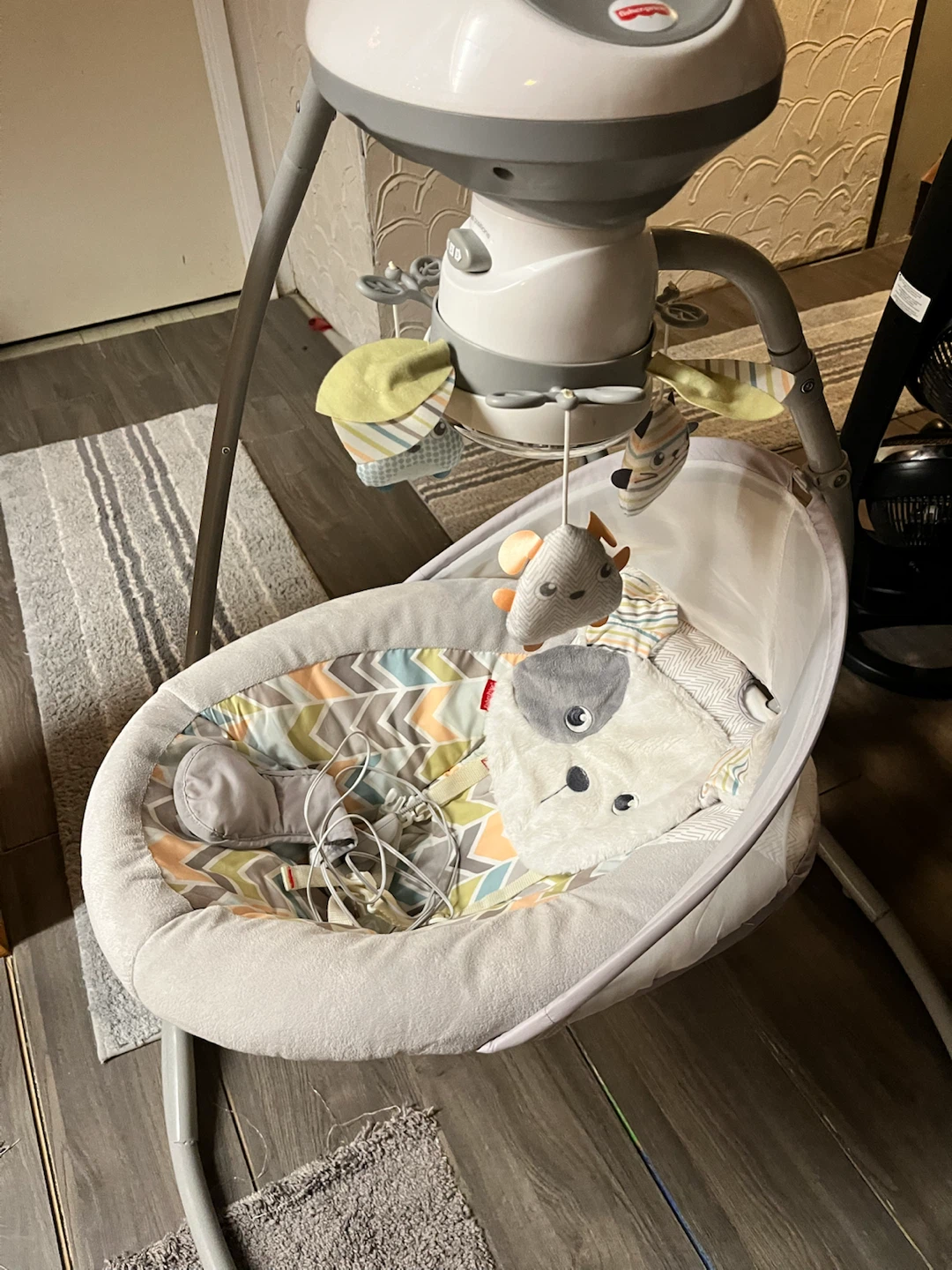 Fisher-Price Baby Swing - photo 4