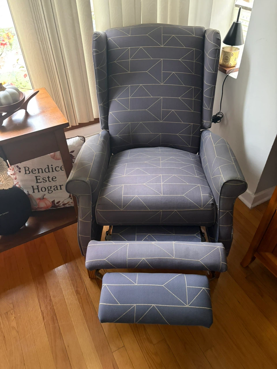 Set of Two Geometric Pattern Recliner Chairs - photo 5