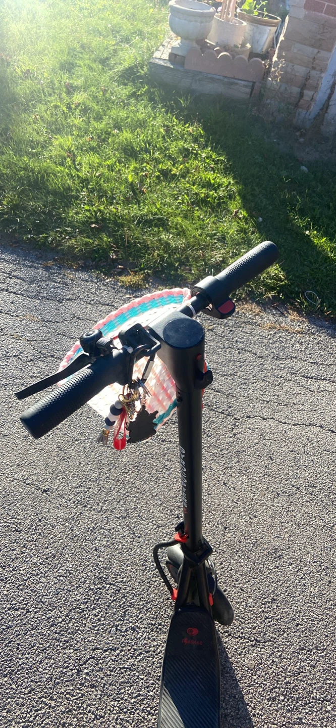 Gyroor Electric Scooter - photo 2