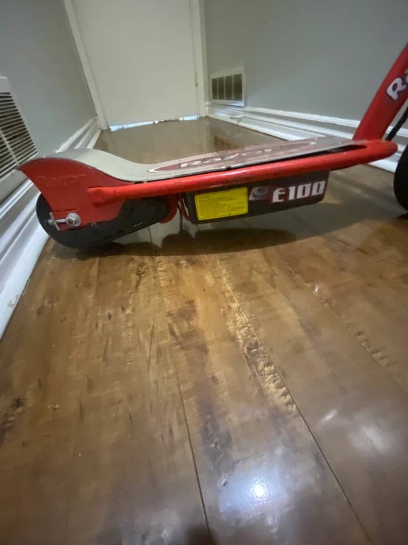 Razor E100 Electric Scooter - photo 3