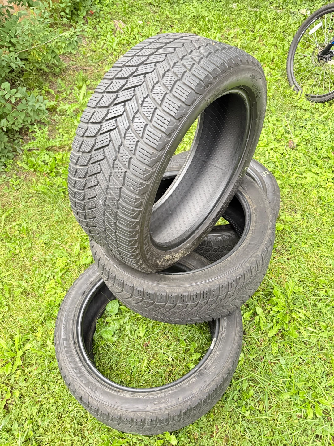 Set of 4 Michelin Winter Tires 245/45R19 - photo 3